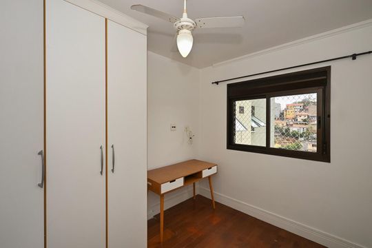 Quarto 1 de apartamento à venda com 3 quartos, 136m² em Vila Sonia, São Paulo