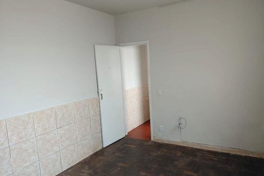 Sala de casa para alugar com 2 quartos, 750m² em Santa Amelia, Belo Horizonte