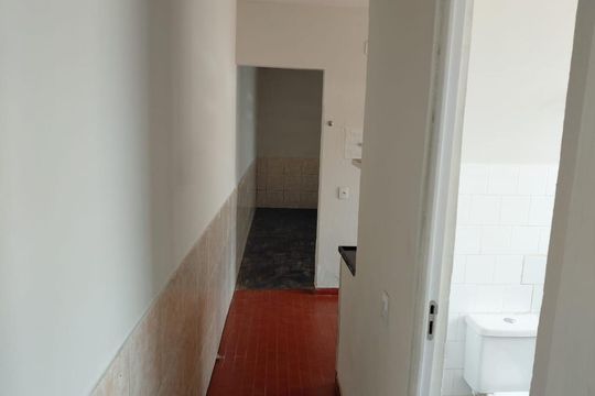 Corredor de casa para alugar com 2 quartos, 750m² em Santa Amelia, Belo Horizonte