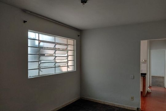 Casa para alugar com 2 quartos, 750m² em Santa Amelia, Belo Horizonte