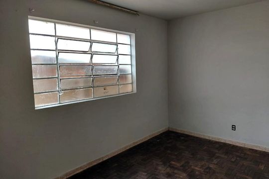 Quarto 1 de casa para alugar com 2 quartos, 750m² em Santa Amelia, Belo Horizonte