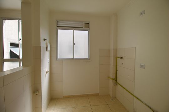 Cozinha de apartamento para alugar com 2 quartos, 42m² em Abranches, Curitiba