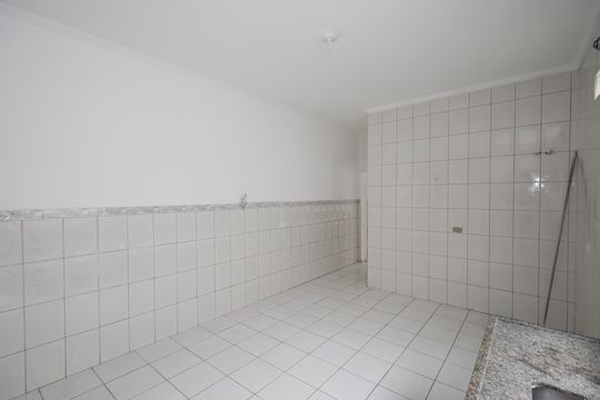 Cozinha  de casa para alugar com 2 quartos, 90m² em Vila Mazzei, São Paulo