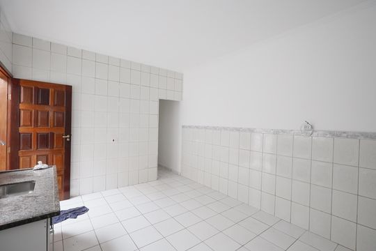 Cozinha  de casa para alugar com 2 quartos, 90m² em Vila Mazzei, São Paulo