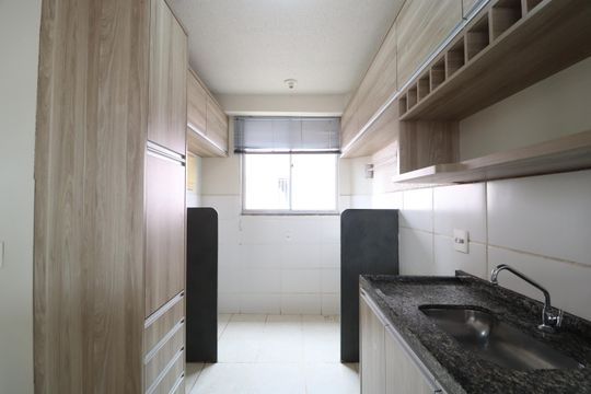 Cozinha de apartamento para alugar com 2 quartos, 45m² em Mansour, Uberlândia