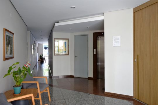 Hall social de apartamento à venda com 2 quartos, 75m² em Pinheiros, São Paulo