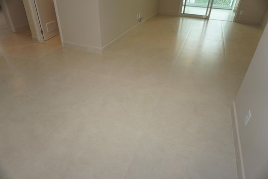 Sala de apartamento para alugar com 4 quartos, 135m² em Jardim Santa Barbara, Embu das Artes