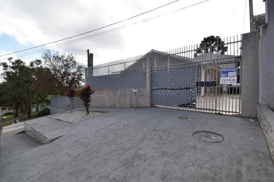Fachada do imóvel de casa à venda com 3 quartos, 120m² em Pinheirinho, Curitiba