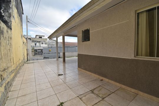 Quintal de casa para alugar com 3 quartos, 120m² em Pinheirinho, Curitiba
