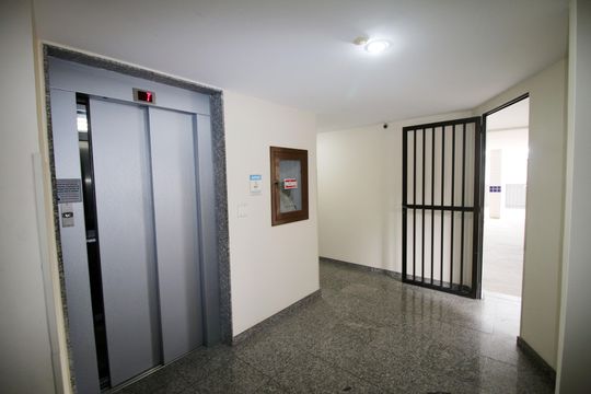 Área comum - Elevador de apartamento à venda com 2 quartos, 100m² em Vista Alegre, Rio de Janeiro
