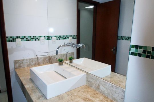 Banheiro Social de apartamento à venda com 2 quartos, 100m² em Vista Alegre, Rio de Janeiro