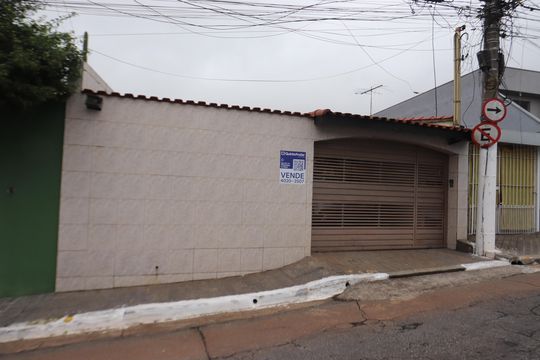 Fachada de casa à venda com 2 quartos, 150m² em Vila Nova, São Paulo