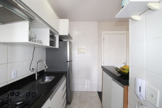 Cozinha de apartamento para alugar com 2 quartos, 46m² em Colônia (zona Leste), São Paulo