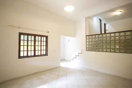 Casa para alugar com 4 quartos, 176m² em Taquara, Rio de Janeiro