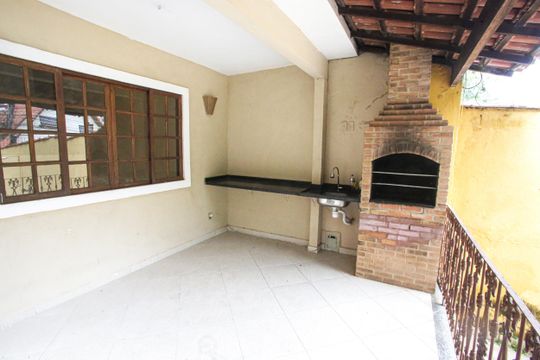 Churrasqueira de casa para alugar com 4 quartos, 176m² em Taquara, Rio de Janeiro