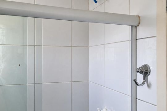 Banheiro de apartamento à venda com 2 quartos, 58m² em Pompeia, São Paulo