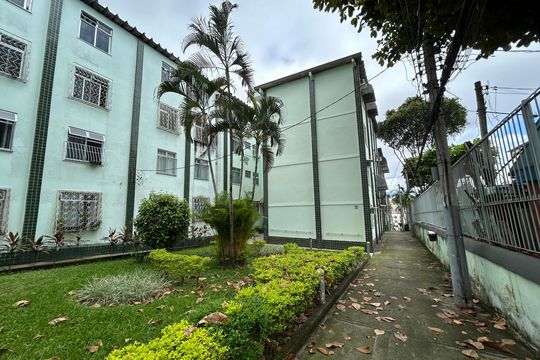Fachada do bloco de apartamento para alugar com 2 quartos, 48m² em Inhaúma, Rio de Janeiro