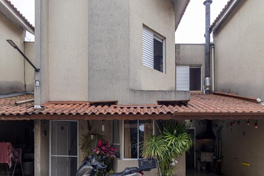 Fachada Interna  de casa de condomínio para alugar com 2 quartos, 76m² em Vila Ré, São Paulo