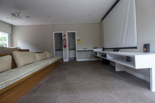 Sala de TV de apartamento para alugar com 2 quartos, 75m² em Alphaville Empresarial, Barueri