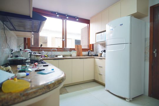 Cozinha de casa à venda com 4 quartos, 284m² em Jardim Sabará, Porto Alegre