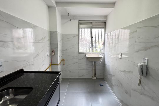 Cozinha de apartamento para alugar com 2 quartos, 55m² em Jardim Alzira Franco, Santo André