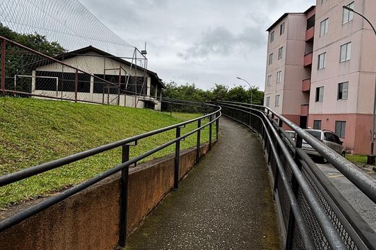 rampa - Corrimão de apartamento para alugar com 2 quartos, 55m² em Jardim Alzira Franco, Santo André
