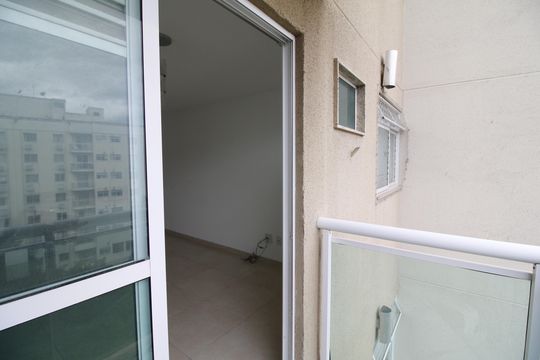 Varanda de apartamento para alugar com 1 quarto, 40m² em Taquara, Rio de Janeiro