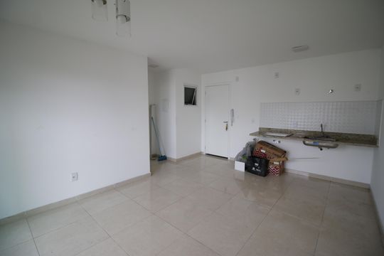Sala de apartamento para alugar com 1 quarto, 40m² em Taquara, Rio de Janeiro