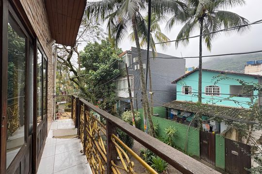Fachada de casa para alugar com 2 quartos, 68m² em Barra da Tijuca, Rio de Janeiro