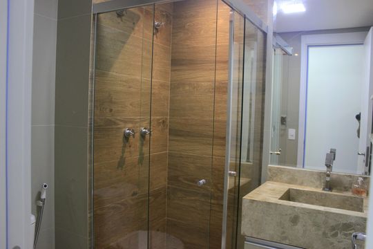 Banheiro social de apartamento para alugar com 2 quartos, 68m² em Macedo, Guarulhos