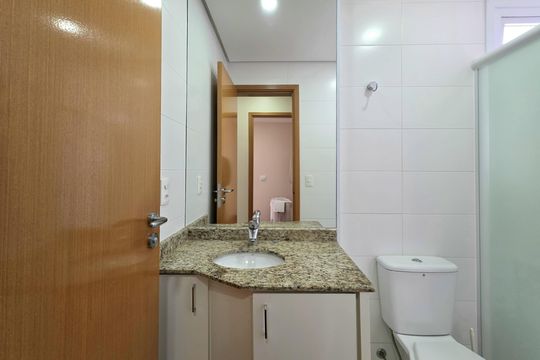 Banheiro de apartamento para alugar com 2 quartos, 67m² em Vila Gilda, Santo André