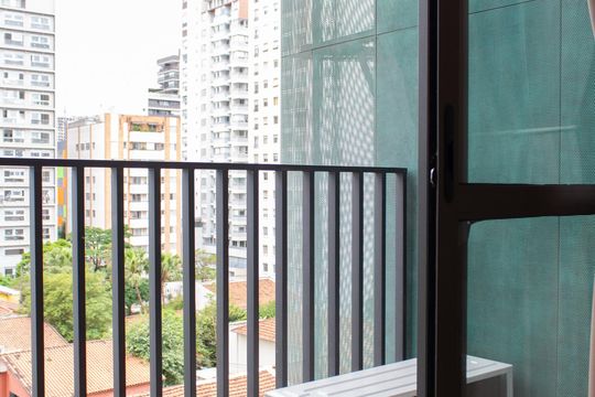 Varanda de kitnet/studio para alugar com 1 quarto, 22m² em Santo Amaro, São Paulo