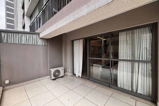 Varanda de kitnet/studio para alugar com 1 quarto, 36m² em Indianópolis, São Paulo
