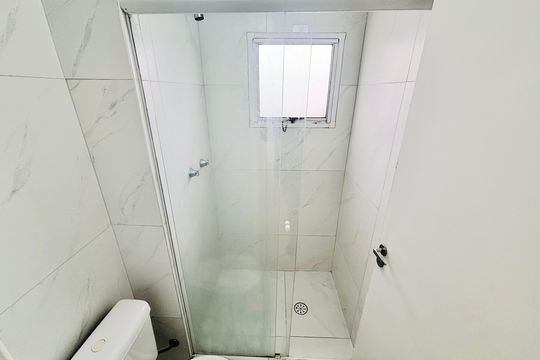Banheiro de apartamento à venda com 2 quartos, 48m² em Jardim Castelo, São Paulo