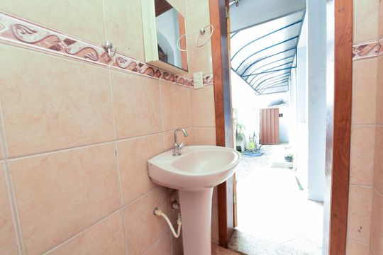Banheiro 2 de casa para alugar com 2 quartos, 170m² em Novo Riacho, Contagem