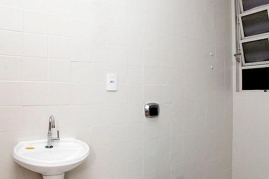 Banheiro 1 de apartamento para alugar com 2 quartos, 71m² em Santana, Porto Alegre