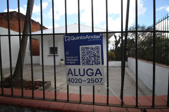 Plaquinha de casa para alugar com 2 quartos, 70m² em Passo D’areia, Porto Alegre