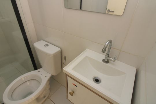 Banheiro de apartamento para alugar com 2 quartos, 38m² em Vila Santa Teresa, São Paulo