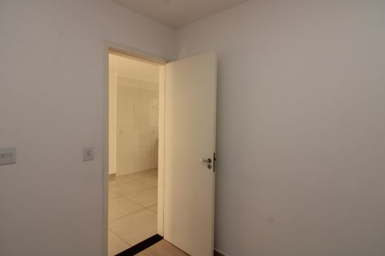 Quarto 1 de apartamento para alugar com 2 quartos, 38m² em Vila Santa Teresa, São Paulo