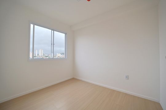 Quarto 2 de apartamento para alugar com 2 quartos, 29m² em Vila Granada, São Paulo