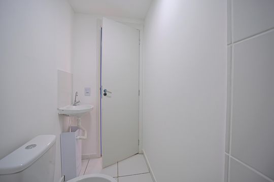 Banheiro de apartamento para alugar com 2 quartos, 29m² em Vila Granada, São Paulo