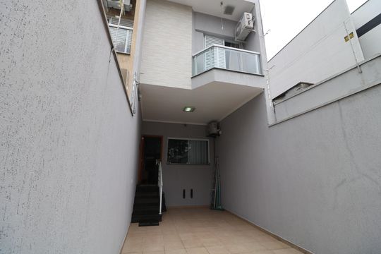 Garagem de casa à venda com 3 quartos, 110m² em Vila Ivone, São Paulo