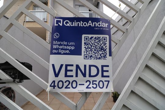 Fachada de casa à venda com 3 quartos, 110m² em Vila Ivone, São Paulo
