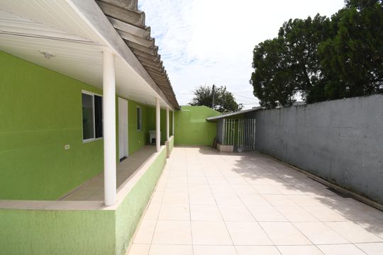 Área externa de casa para alugar com 2 quartos, 55m² em Cajuru, Curitiba