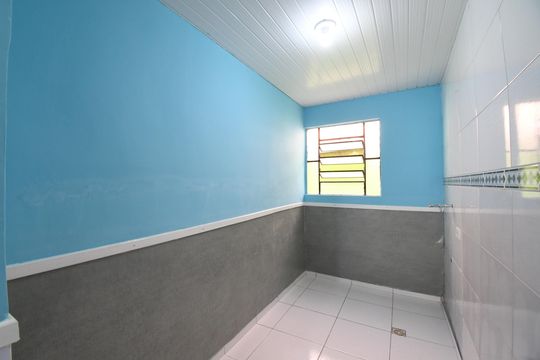 Área de Serviço de casa para alugar com 2 quartos, 55m² em Cajuru, Curitiba