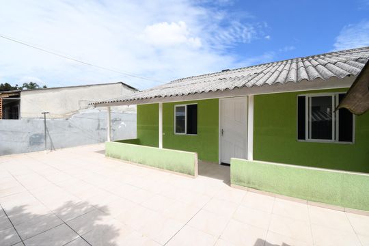 Área externa de casa para alugar com 2 quartos, 55m² em Cajuru, Curitiba