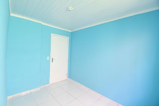 Quarto 1 de casa para alugar com 2 quartos, 55m² em Cajuru, Curitiba