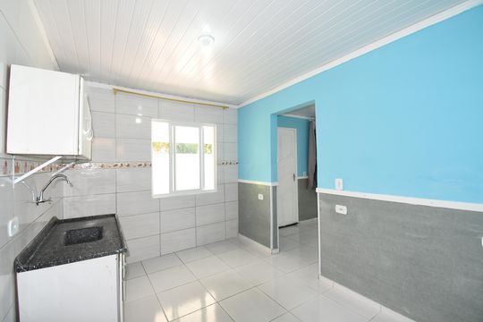 Cozinha de casa para alugar com 2 quartos, 55m² em Cajuru, Curitiba