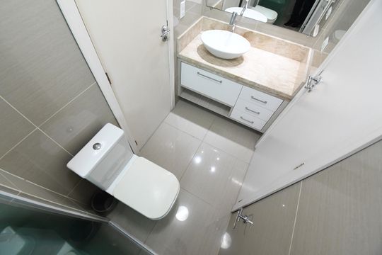 Banheiro demi-suíte de apartamento para alugar com 3 quartos, 102m² em São Domingos, São José dos Pinhais