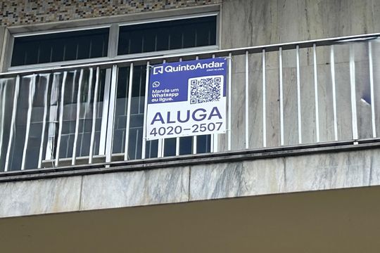 Fachada + placa de apartamento para alugar com 2 quartos, 77m² em Quintino Bocaiúva, Rio de Janeiro